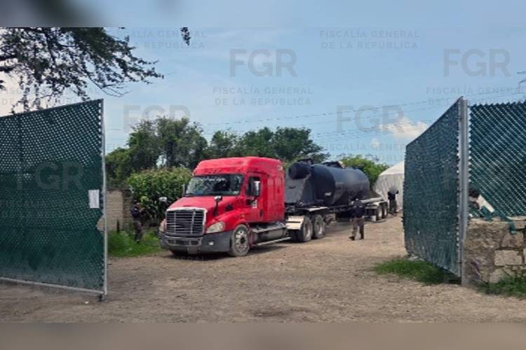 FGR asegura 45 mil litros de huachicol en El Arenal